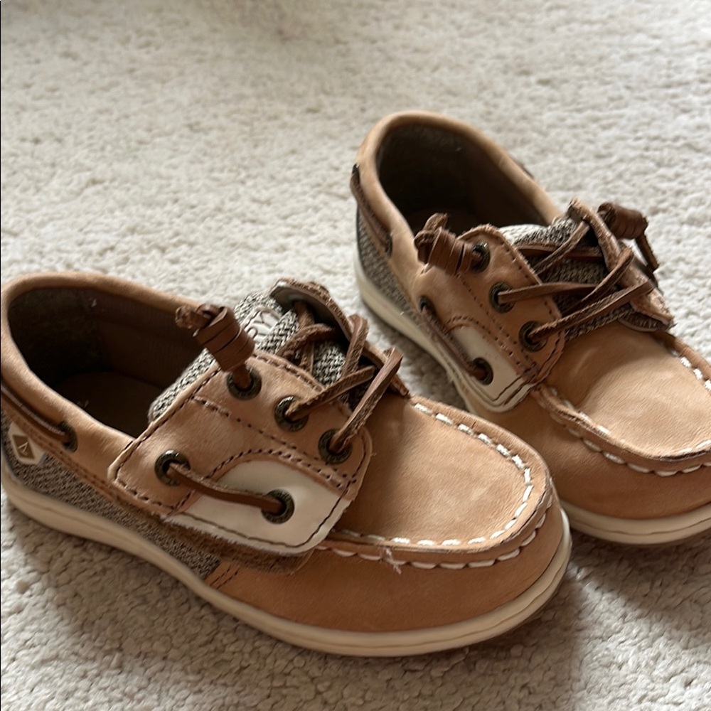 Sperry Tan and Brown Moccasin Boat Shoes for girls 8,5